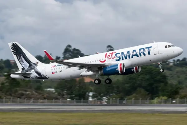 JetSMART busca capitalizar quiebra de competidores tras acuerdo con American Airlines