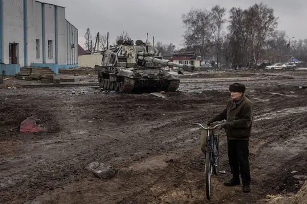 Imagen de un tanque ruso destruido en Ucrania