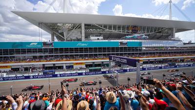 Alocadas fiestas de la Fórmula 1 en Miami atraen a LeBron, Ivanka y Beckhamdfd