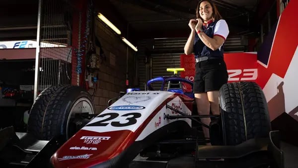 ¿Por qué Karol G fue clave para que Tatiana Calderón regresara a la Fórmula 2?dfd