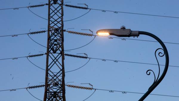 Chile impulsa licitación de 15 proyectos de transmisión eléctrica por US$ 414 millonesdfd
