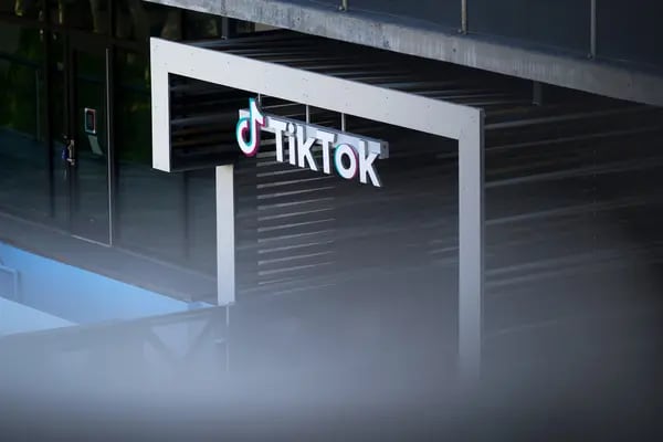 El Senado de Estados Unidos votó para prohibir la propiedad de TikTok por parte de la empresa china ByteDance Ltd.