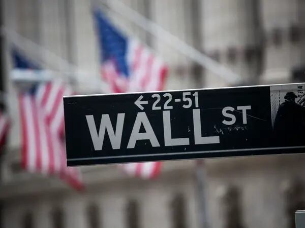 Las acciones están “claramente sobrevaloradas”, dice el inversor Bill Grossdfd