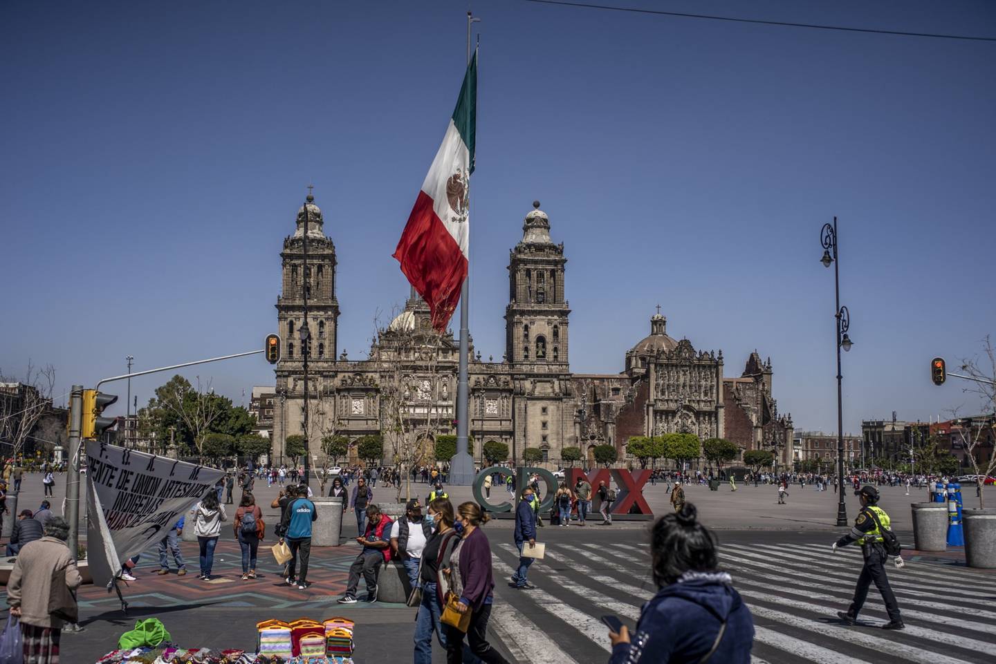 La actividad económica de México registró su mayor contracción en 15 meses durante noviembre.