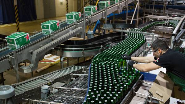 FEMSA vende sus acciones en Heineken, ¿qué pasará con la cerveza en México?dfd