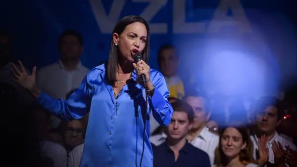 Venezuela bloquea candidatura presidencial de la líder opositora María Corina Machadodfd
