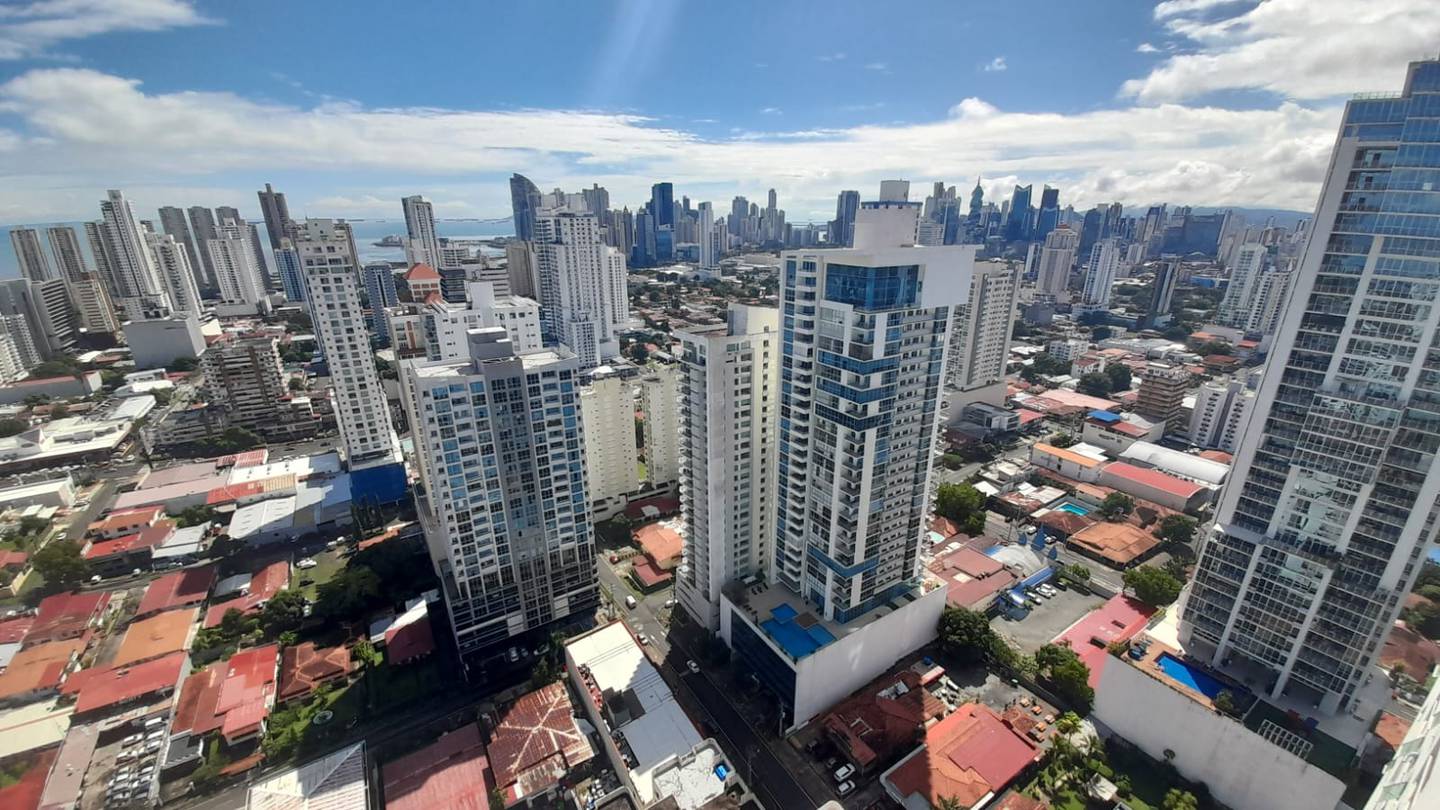 Según la Oficina Económica y Comercial de España, 15,829 españoles viven en Panamá.