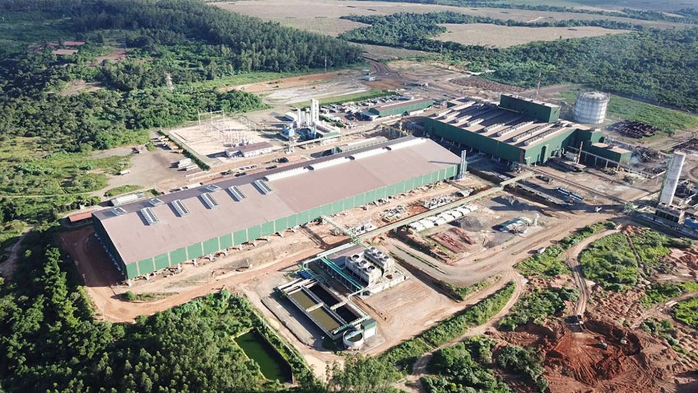 Usina da Aço Verde do Brasil em Açailândia, polo produtor de ferro gusa; empresa do grupo Ferroeste aposta no “aço verde”, conceito criado para um aço produzido 100% com energia renovável