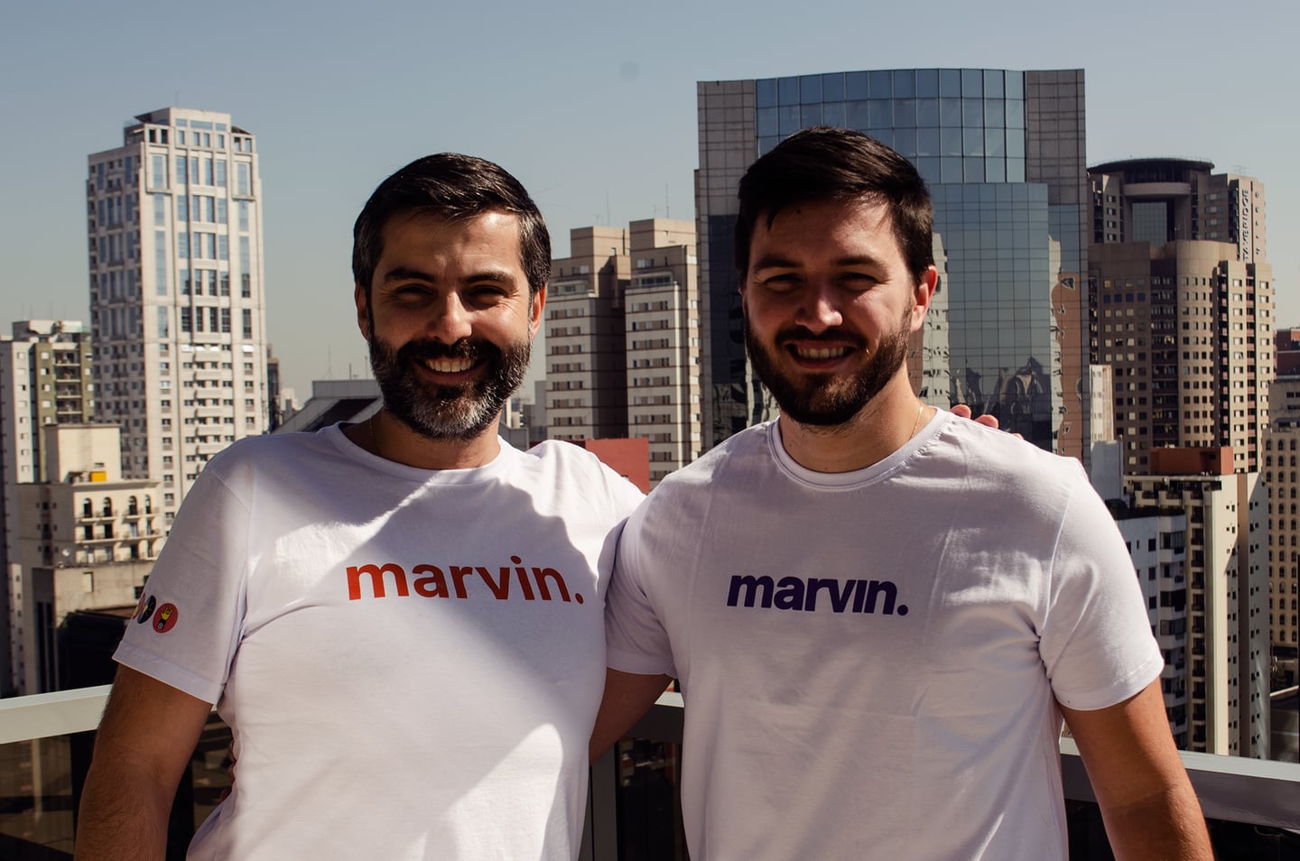Henrique Echenique (à esquerda) e Bernardo Vale, cofundadores da fintech Marvin (Foto: Julio Grossi/Divulgação)