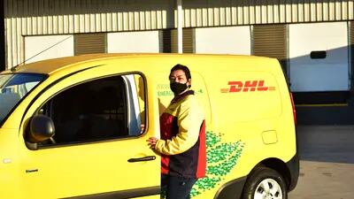 DHL Supply Chain deu prioridade para a contratação de motoristas mulheres para reforçar sua frota de veículos elétricos