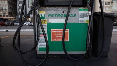 Brasil mantendrá recortes impositivos de gasolina por ahora: nuevo CEO de Petrobrasdfd