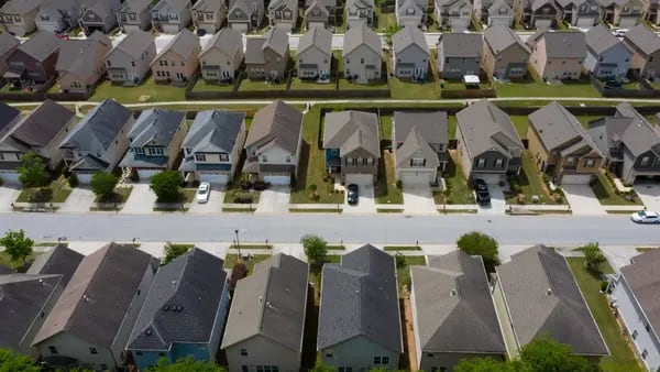 Mercado inmobiliario más lento en años está lastrando el gasto de los consumidoresdfd