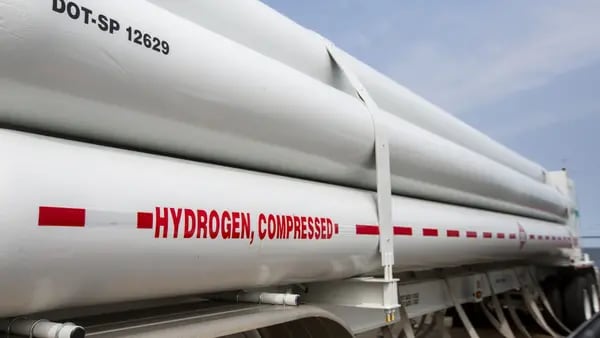 Biden destinará US$7.000 millones a centros de hidrógeno en EE.UU.dfd