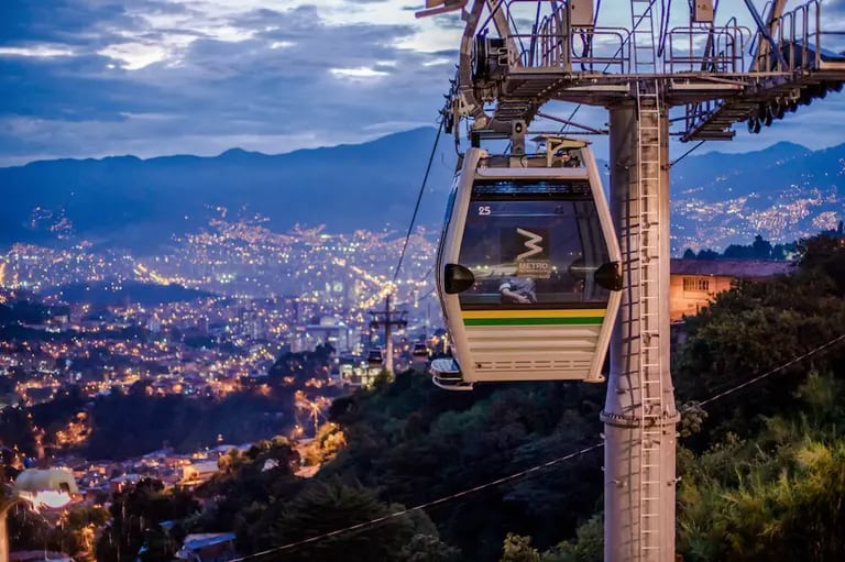 Medellín, Colombiadfd
