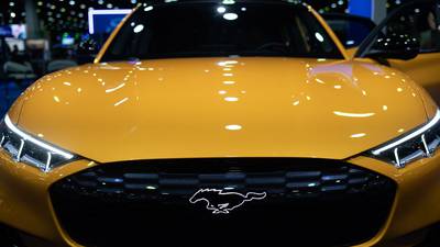 Ford reduce precio del Mustang eléctrico hasta 9% en respuesta a rebajas de Tesladfd
