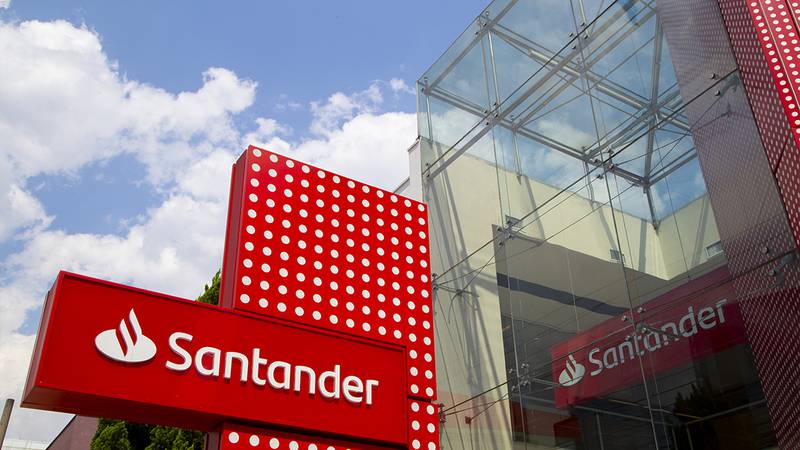 Banco Santander busca recuperar US$175 millones que pagó por error en Reino Unido