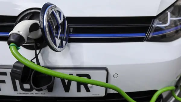 Carro elétrico ou a combustão? Para a Volks, o plano é ser flexível, diz CFOdfd