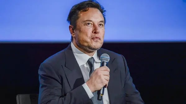 La junta de Tesla, bajo presión para elaborar plan sobre potencial salida de Muskdfd