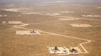 Los yacimientos no convencionales ya explican cerca de la mitad de la producción de gas y petróleo en Argentina