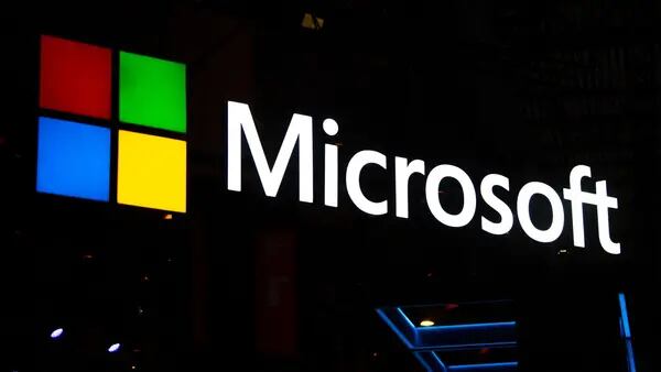 Ações da Microsoft enfrentam desafio após projeções para 2023 desapontaremdfd