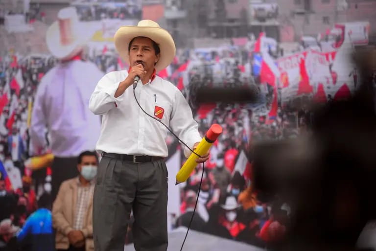 El mandatario peruano disolvió el Congreso de su país el 7 de diciembre de 2022, intentando un autogolpe de Estado, por el cual fue destituido y reemplazado por Dina Boluarte.dfd