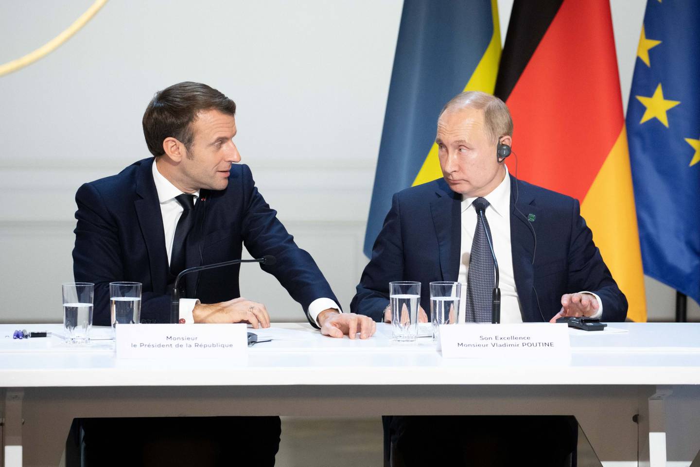 Macron junto a Putin en 2019dfd