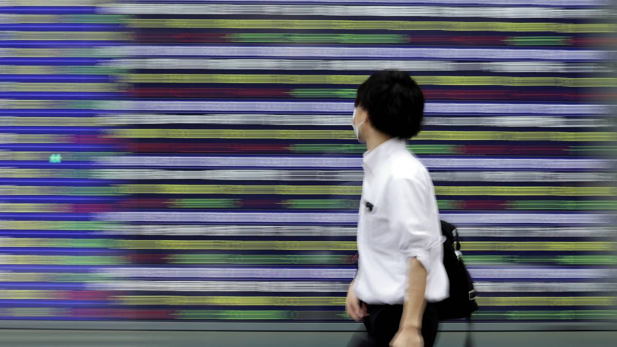 Acciones de Asia extienden alza y bonos del Tesoro caen tras comentarios de Powelldfd