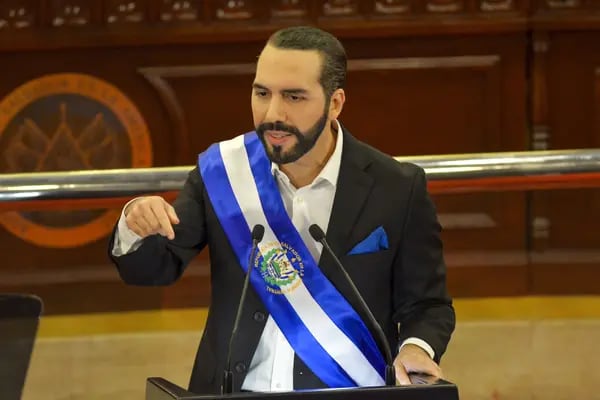 Nayib Bukele, presidente de El Salvador, pronuncia un discurso ante el Congreso en el edificio de la Asamblea Legislativa en San Salvador, El Salvador, el martes 1 de junio de 2021.