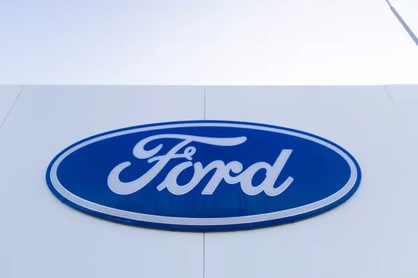 Si no pagas el auto, una patente de Ford podría cortarte el aire acondicionado