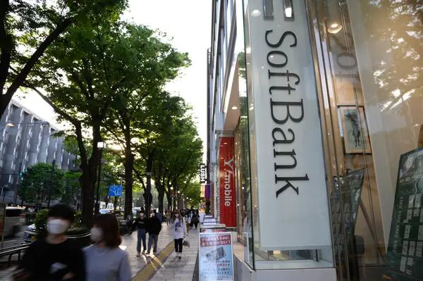 SoftBank continua a promover ajustes em sua operação em momento adverso para empresas de tecnogia em geral