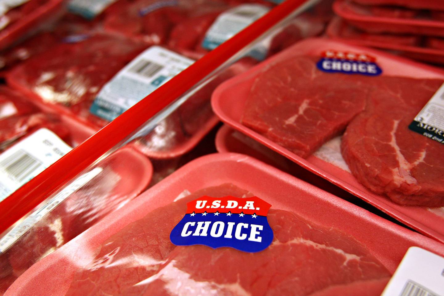 U.S. President Joe Biden has announced measures to spur competition in the meat sector, causing shares of Brazilian companies to fall.