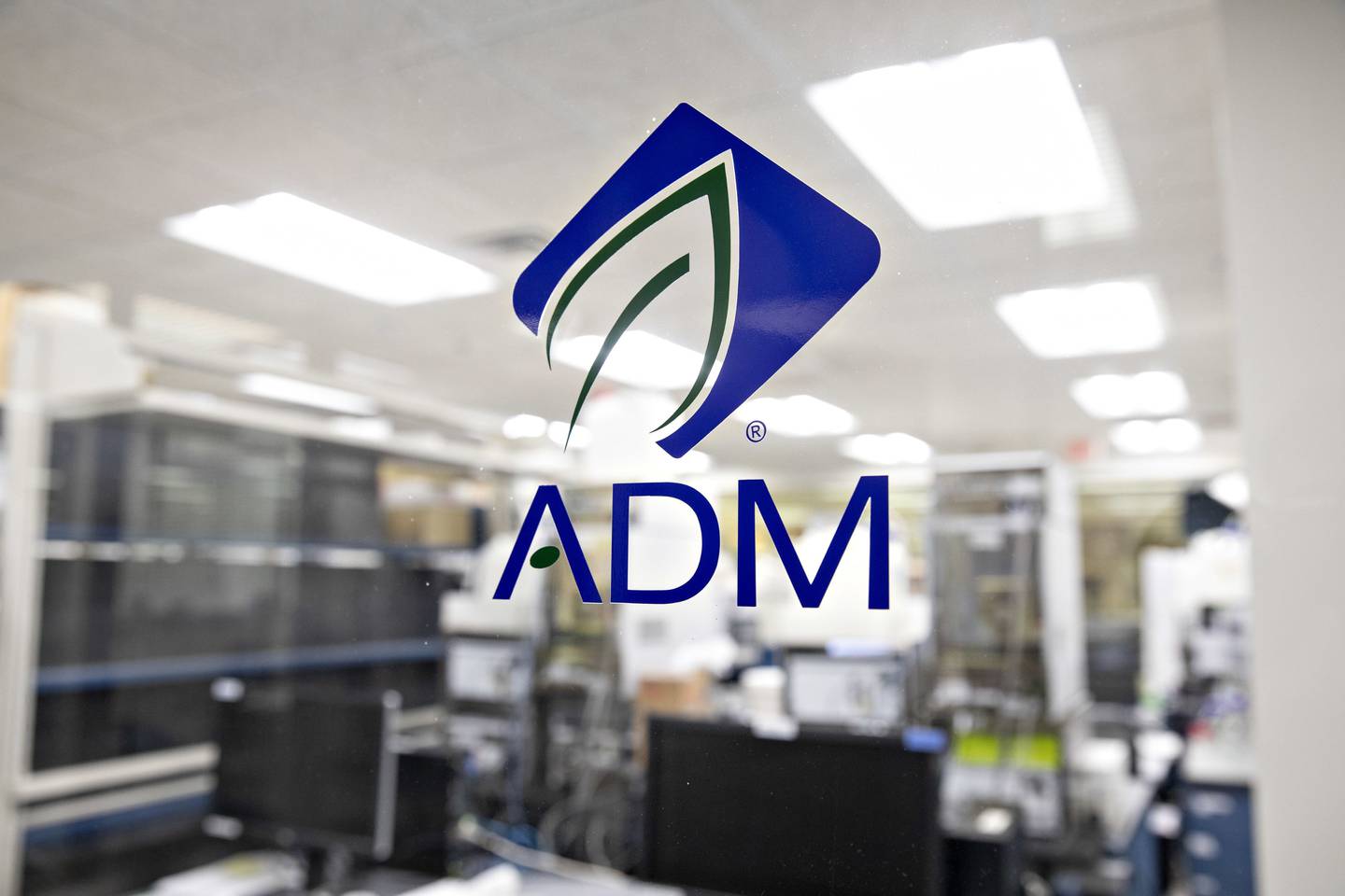 ADM e Marathon criam joint venture para produzir diesel renovável a partir de óleo de soja e atender crescente demanda do mercado