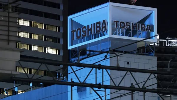 Toshiba, cerca de cerrar ciclo de 74 años como cotizada tras oferta de US$13.500 millonesdfd