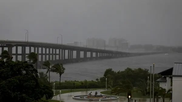 Las seis amenazas del huracán Ian ahora que ha llegado a Estados Unidosdfd