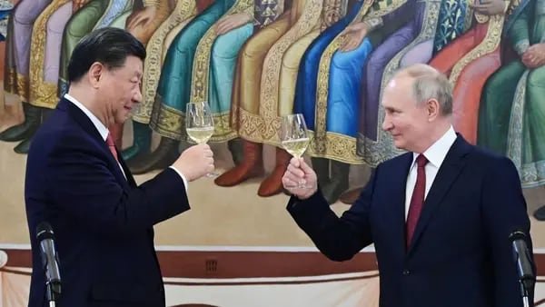 China y Rusia deben unirse y oponerse a injerencias extranjeras: mensaje de Xi a Putindfd
