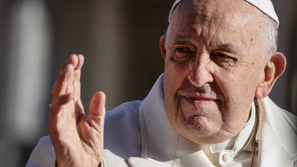 Papa Francisco está mejor de salud y podría ser dado de alta en unos días: Vaticanodfd