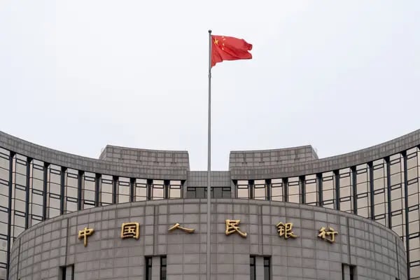 Divisa chinesa passou a negociar perto do limite da faixa de negociação diária permitida