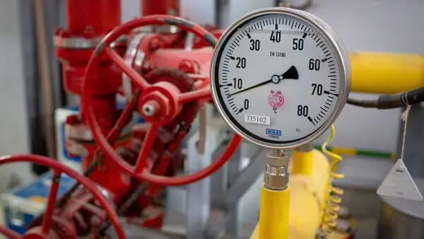 Trânsito de gás russo para Europa segue em território ucraniano apesar de ataquesdfd