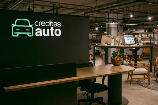 Unidad física de la plataforma de compra y venta de autos usados de ​​Creditas