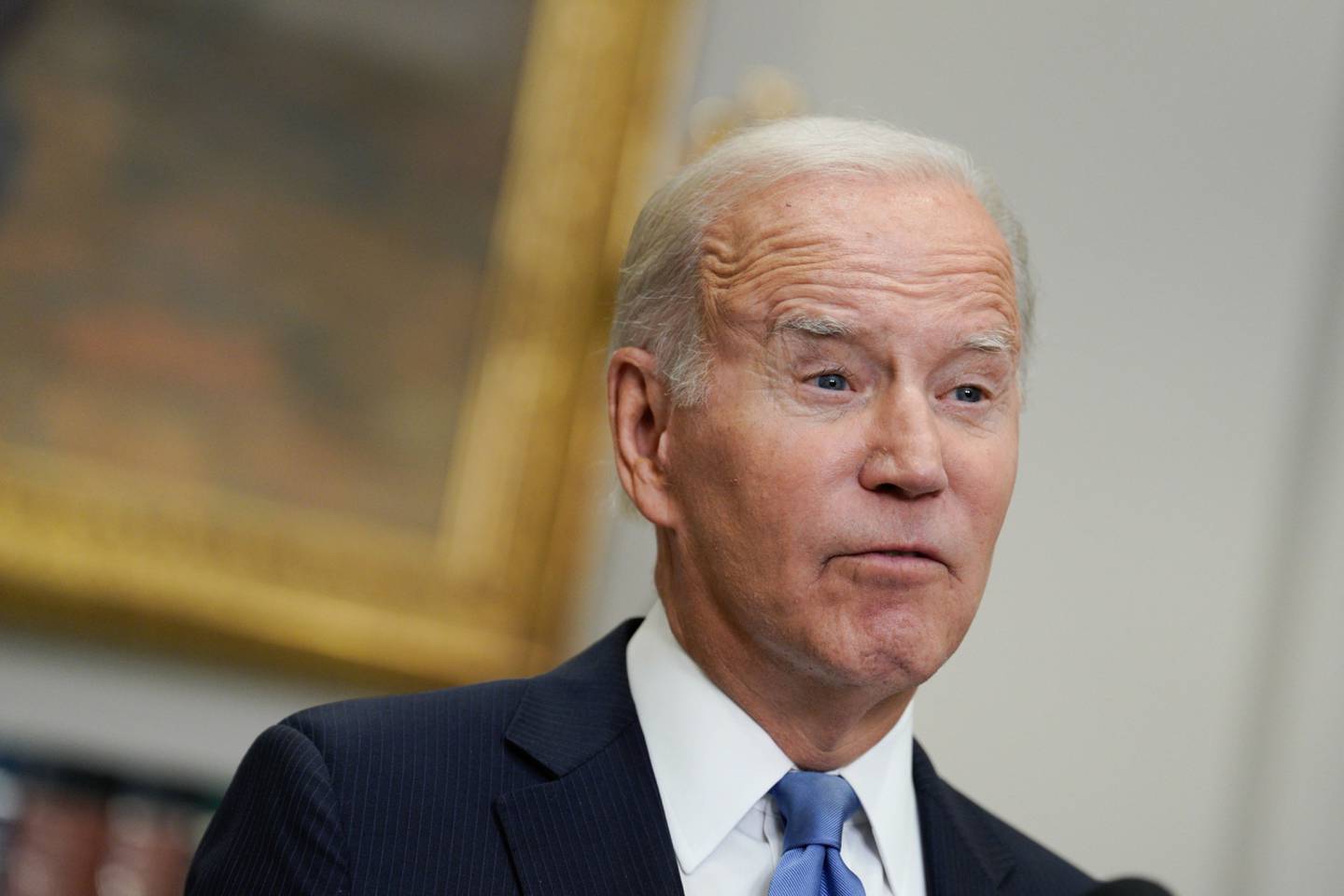El presidente Joe Biden comentando los estragos del huracán Ian en Florida.