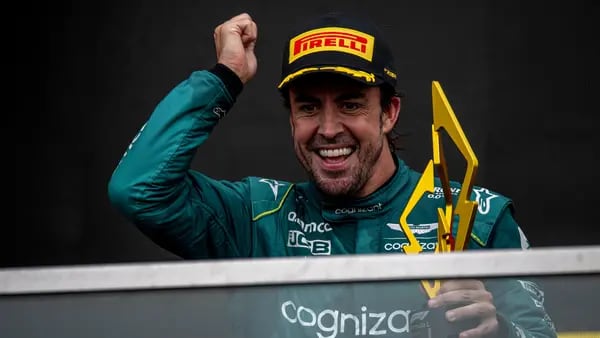 Los detalles del contrato con el que Fernando Alonso renovará con Aston Martindfd