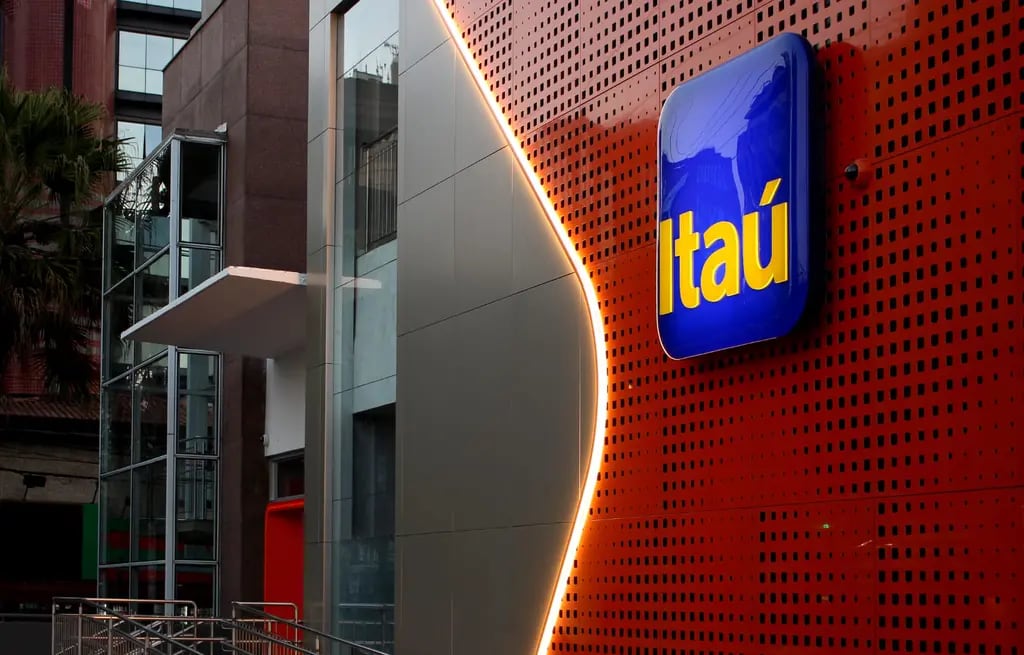 Brazil’s Itaú Enters US Retail Investment With 50.1% Stake in Avenue