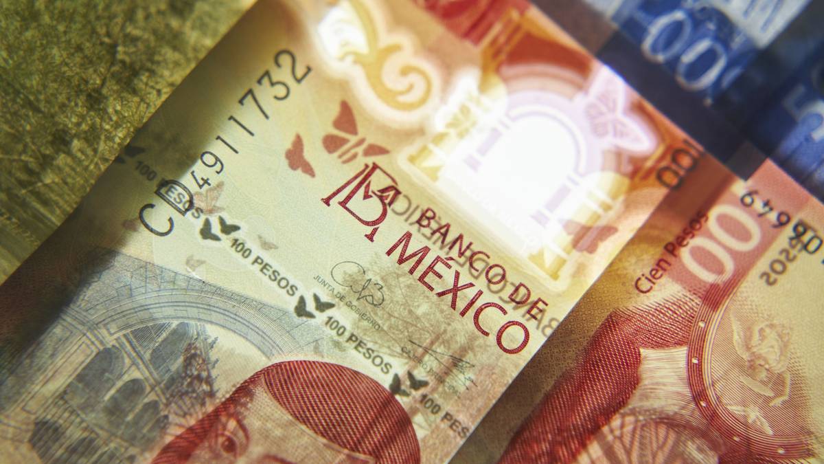 Analysts Say Dollar Weakness Fuels ‘Super Peso’ Gains Despite Political Noise in Mexico dfd