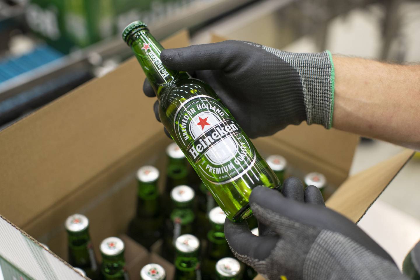 FEMSA es un importante accionista de Heineken, con una participación de alrededor de 14,76% en la compañía, de acuerdo con su portal.