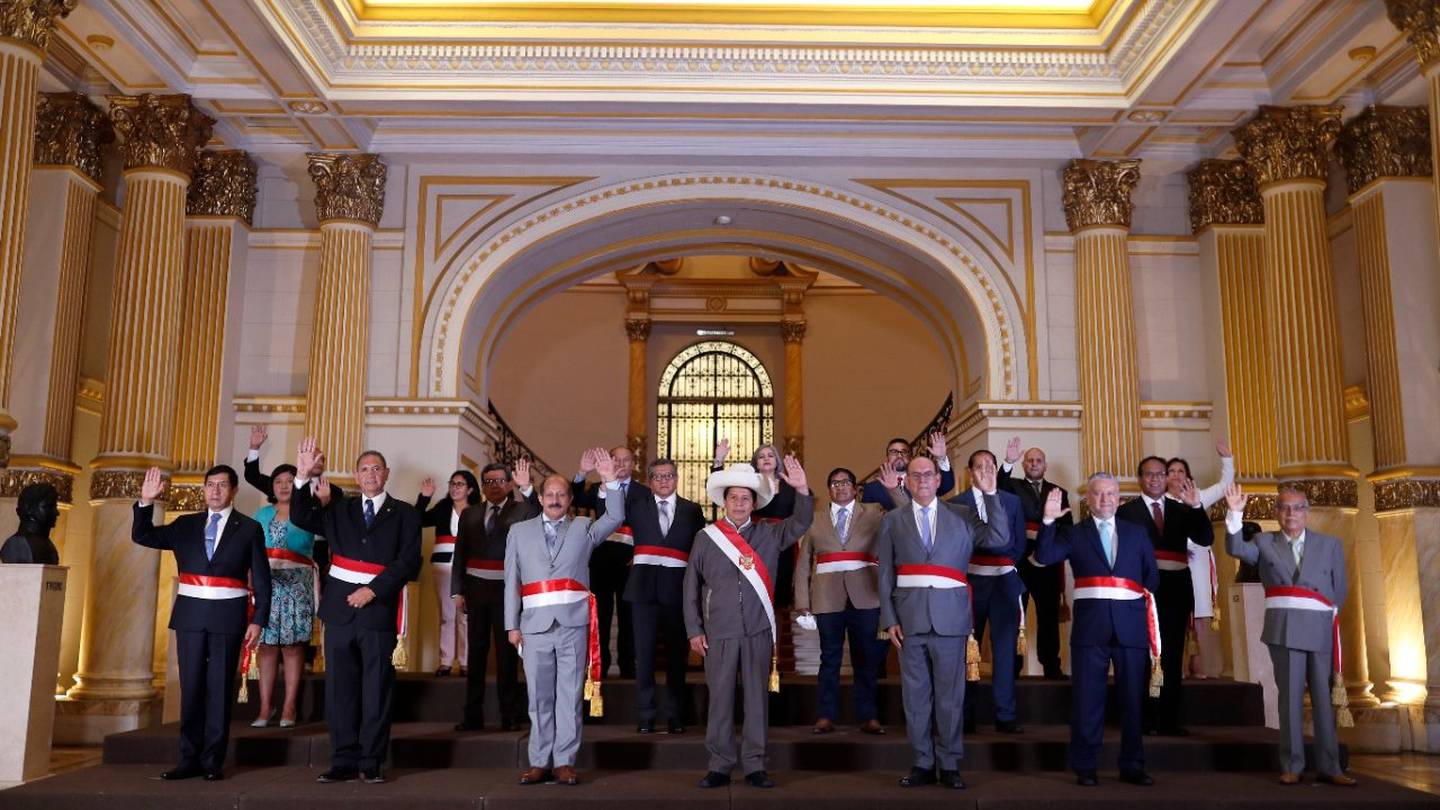 Juramentan diez nuevos ministros en Perú: Conoce los cambios.dfd
