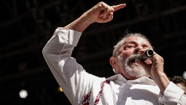 Lula volvió a criticar las tasas de interés en Brasil: Dice que frenan al paísdfd