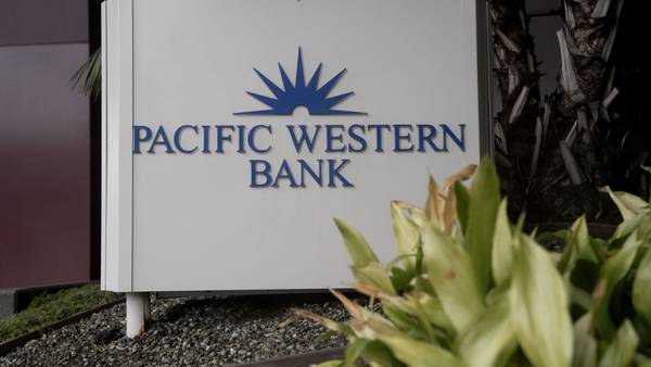 Bancos regionales amplían racha bajista, mientras PacWest y Western Alliance se hundendfd