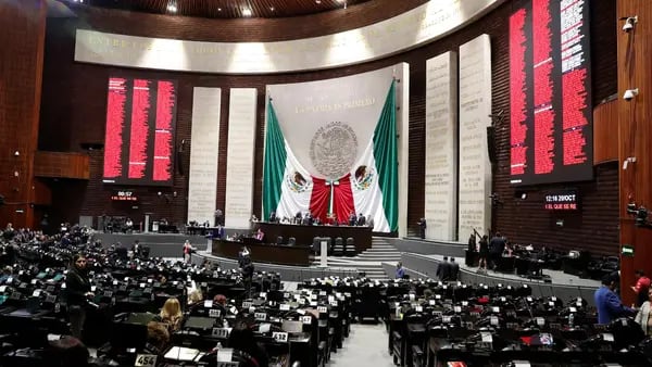 Diputados aprueban Presupuesto 2023 de México con déficit fiscal y pensiones al alzadfd