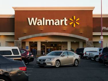 Walmart supera estimaciones de beneficios y aumenta sus previsiones para el añodfd