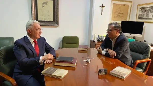 Las preocupaciones que le planteó Álvaro Uribe a Gustavo Petro en su reunióndfd